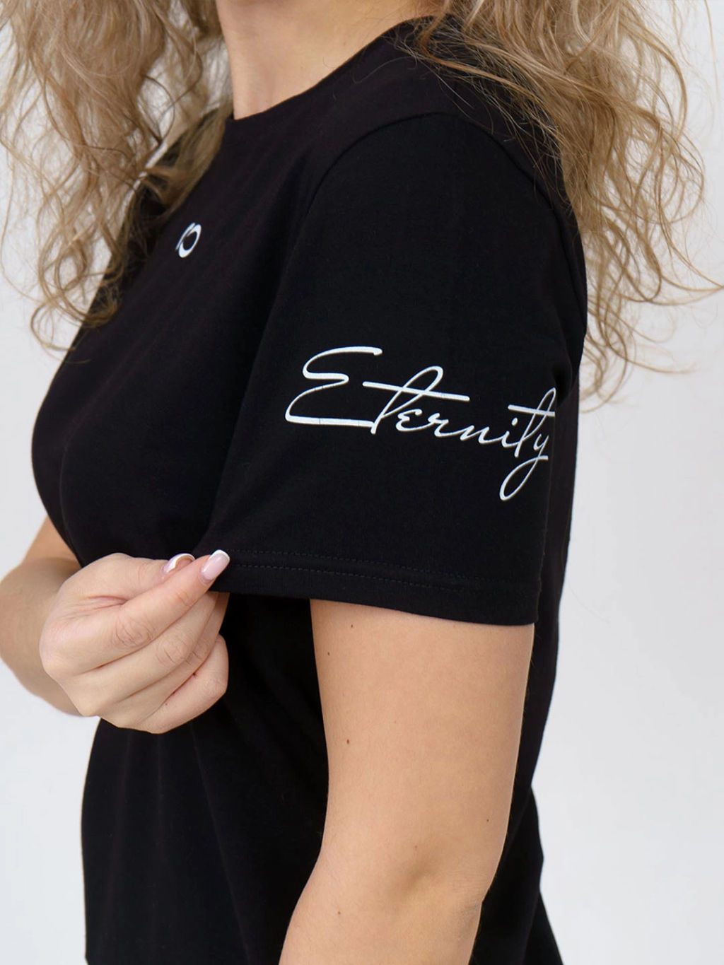 Футболка женская, цвет черный