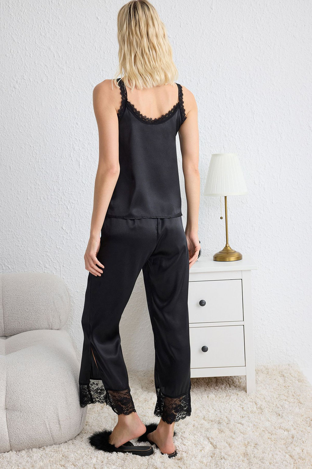 Trendyolmilla Siyah Dantel ve Y?rtmac Detayl? Saten Dokuma Pijama Tak?m? THMSS25PT00114 фото 5