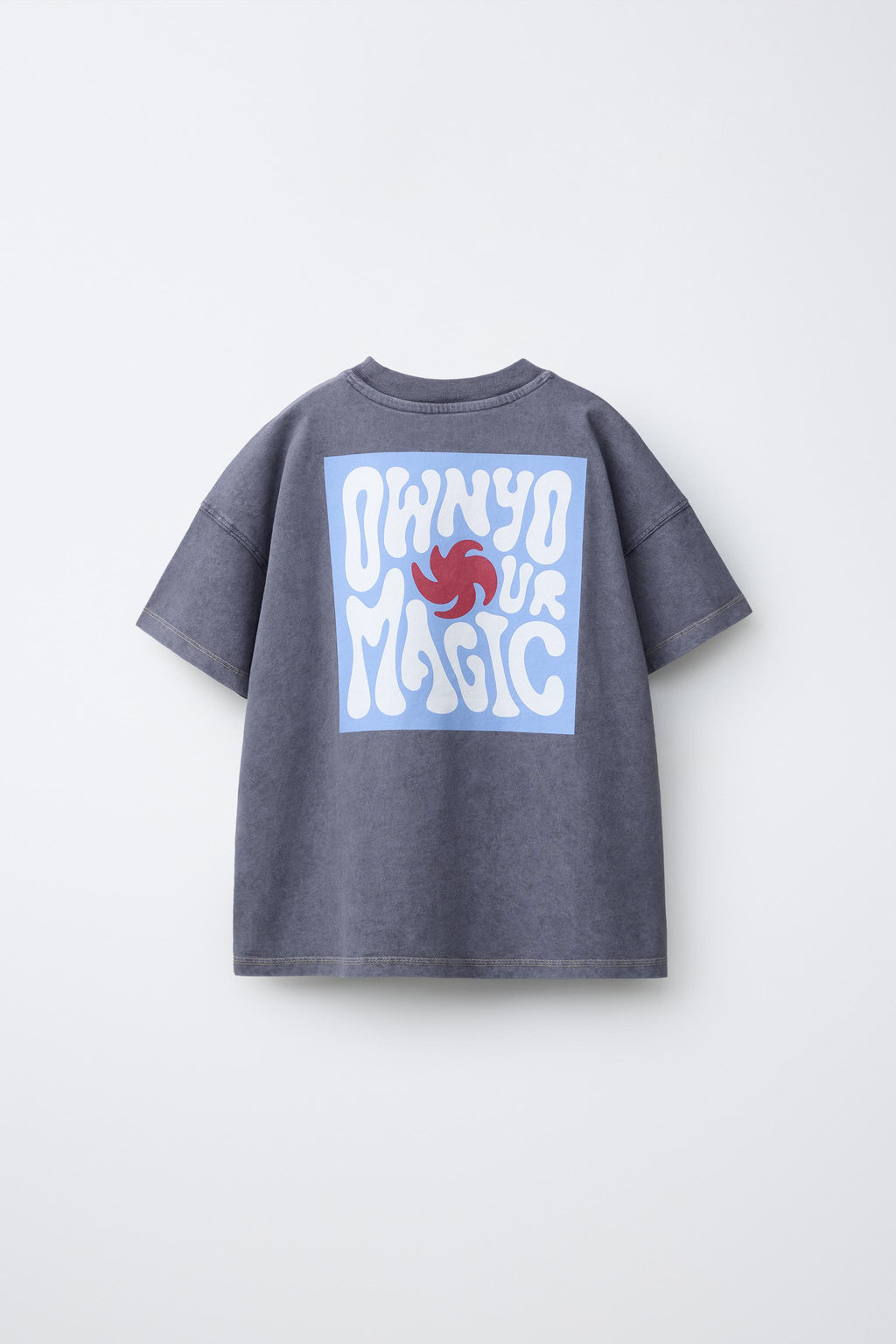 CAMISETA ESTAMPADO BOLSILLO EFECTO LAVADO / Gris antracita - Zara фото 2