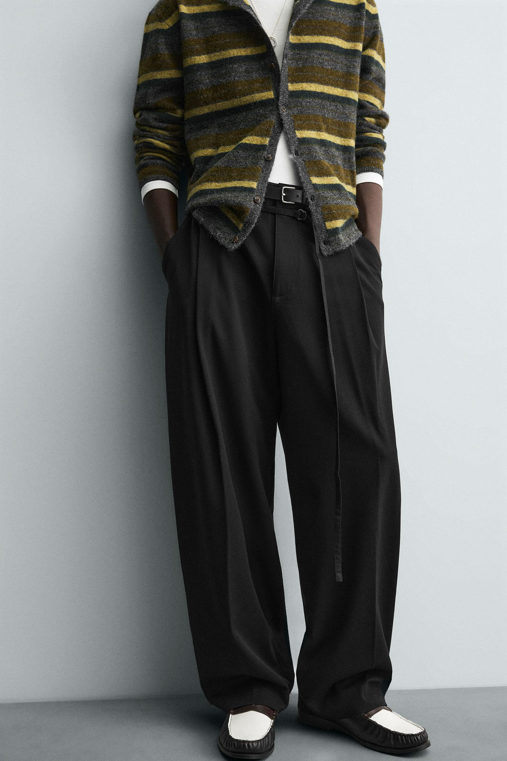 PANTAL?N BALLOON FIT PLIEGUES CINTUR?N / Negro - Zara фото 5