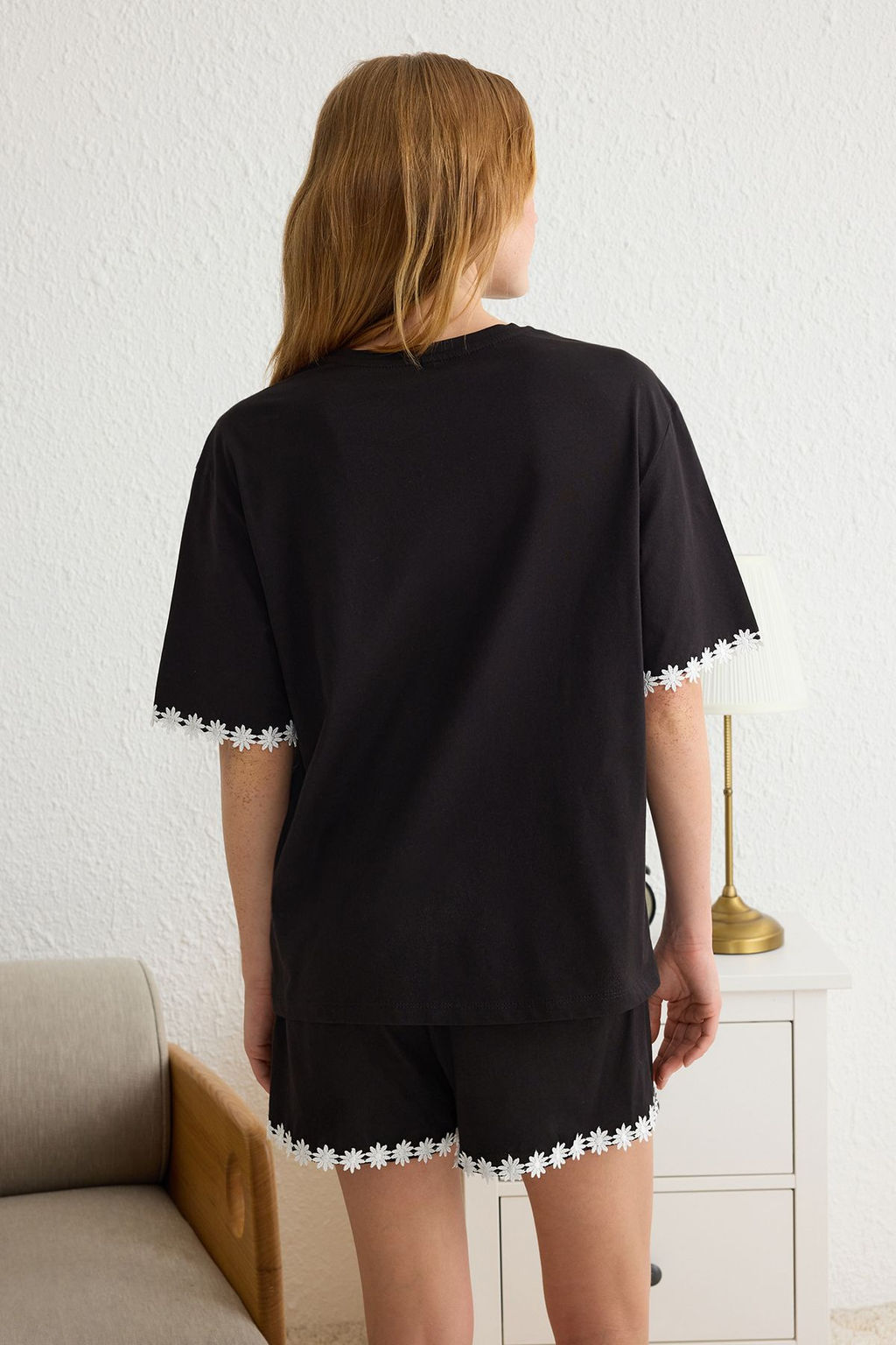 Trendyolmilla Siyah %100 Pamuklu Papatya Serit Detayl? Sortlu Orme Pijama Tak?m? THMSS25PT00076 фото 5