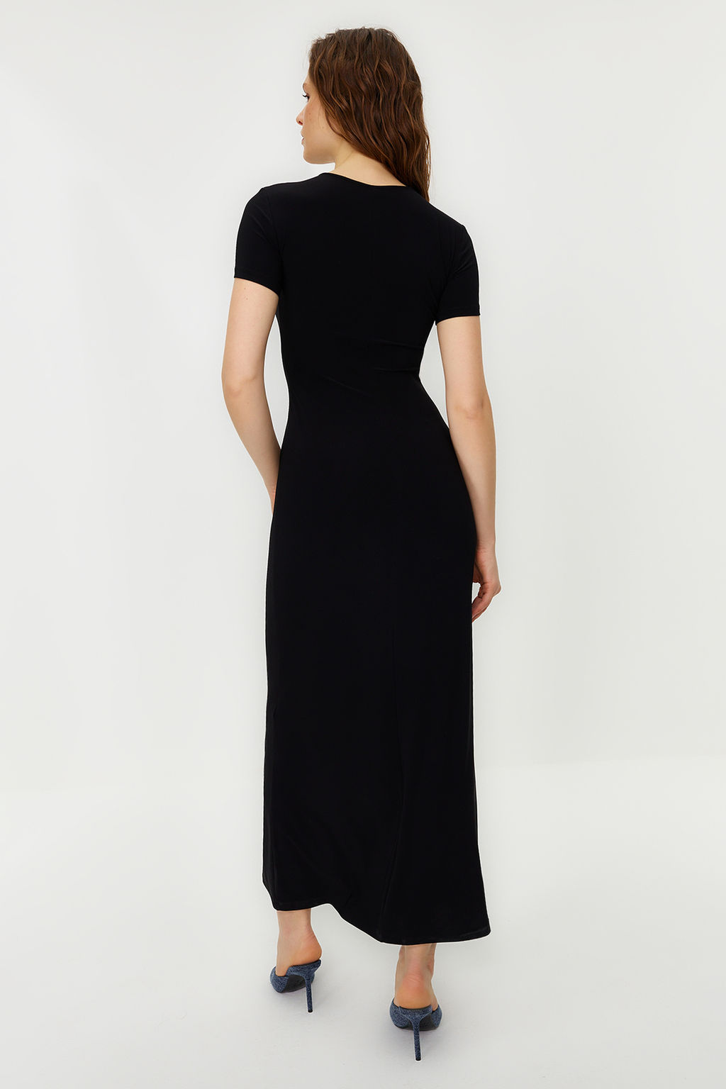 Siyah K?sa Kol Bodycone/Vucuda Oturan Bisiklet Yaka Esnek Orme Maxi Kalem Elbise TWOSS24EL00097