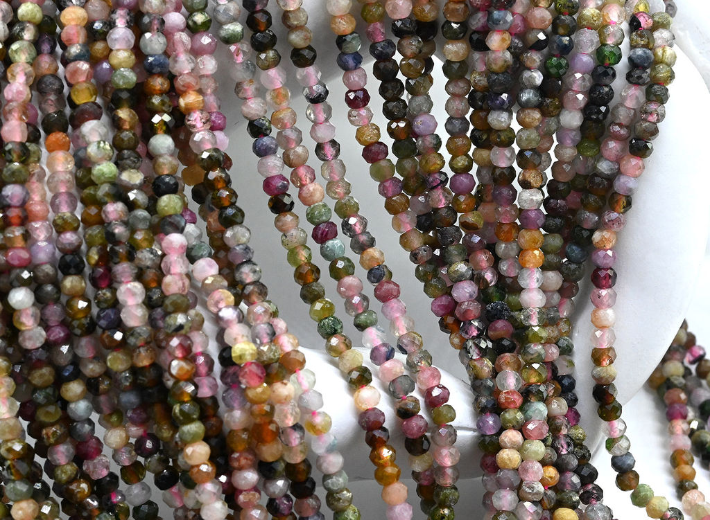 Бусины из турмалина рондель огранка 3*2мм, 38см, 180 бусин Радуга камня