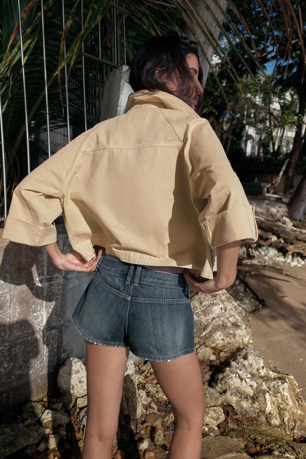 TRENCH CORTA EFECTO LAVADO / Tostado - Zara фото 4