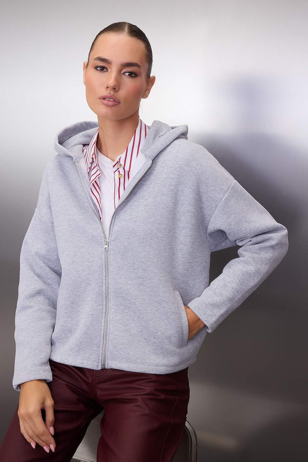 Gri Melanj Kal?n Ici Polarl? Kapusonlu Fermuarl? Oversize/Genis Kesim Orme Sweatshirt TWOAW26SW00111