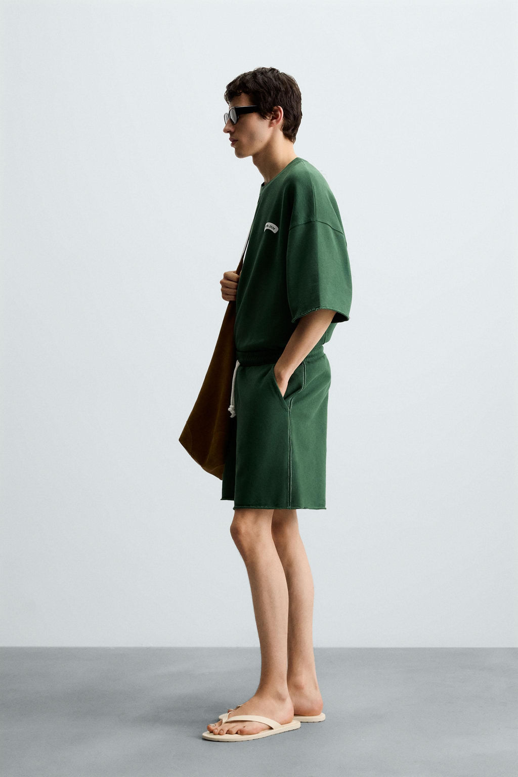 CONTRAST PATCH SWEATSHIRT - Zara фото 12