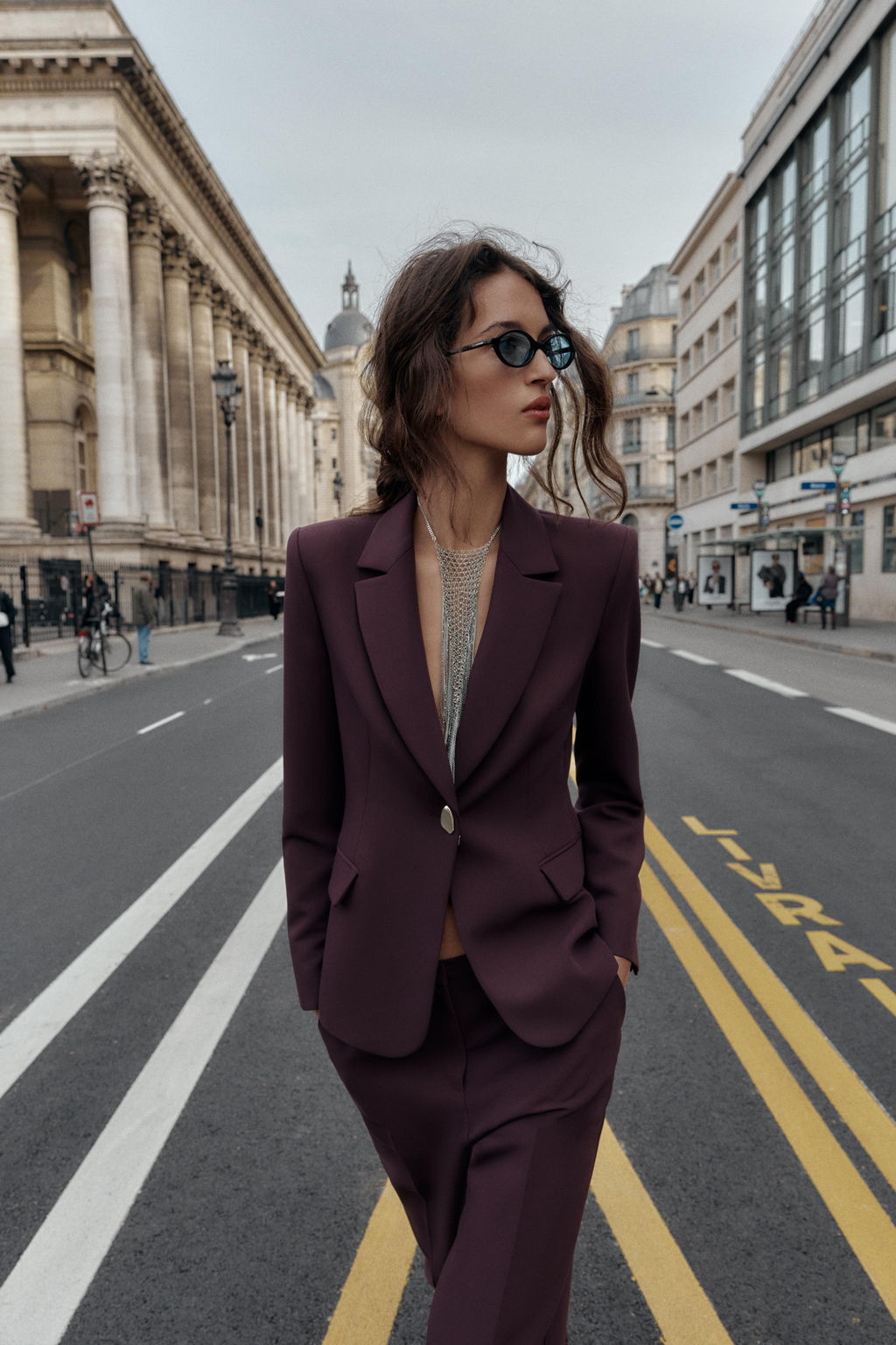 FITTED BLAZER WITH SHOULDER PADS - Zara фото 2