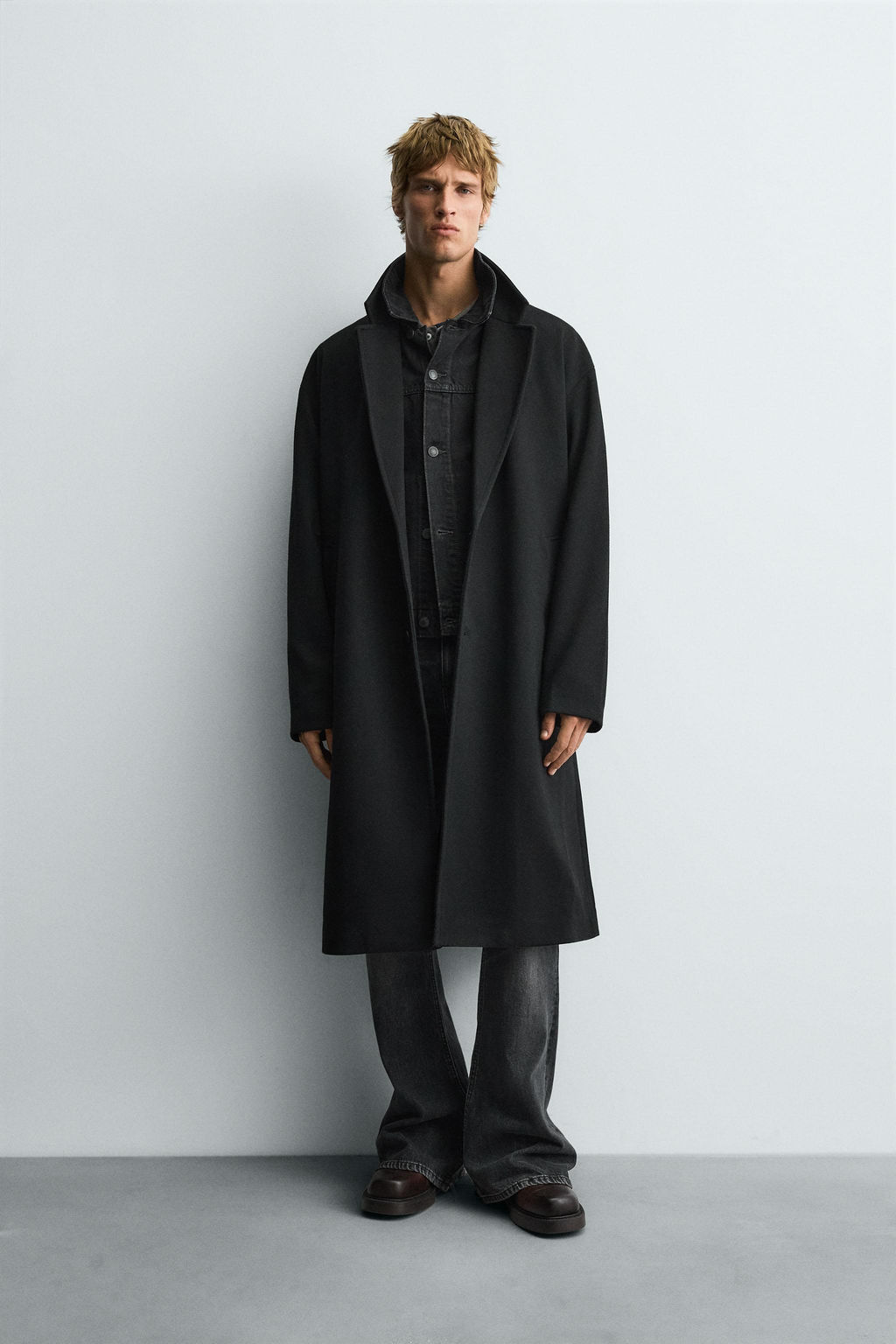 WATER-REPELLENT STRUCTURED COAT