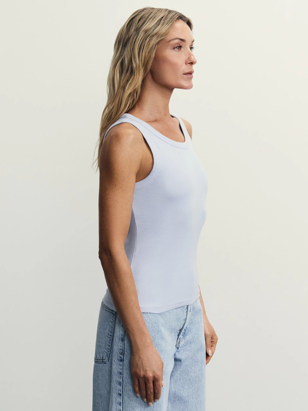 Базовая майка с вырезом халтер / Zarina  фото 4