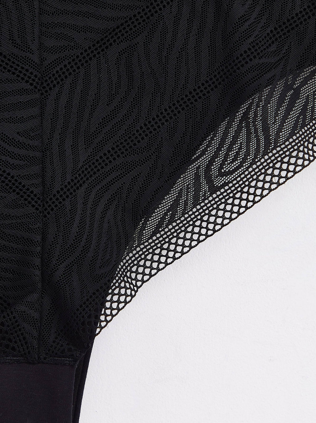 CONTE Zebra LBR 1951 Трусы бразилиана из анималистичного кружева и хлопка black - Conte elegant фото 3