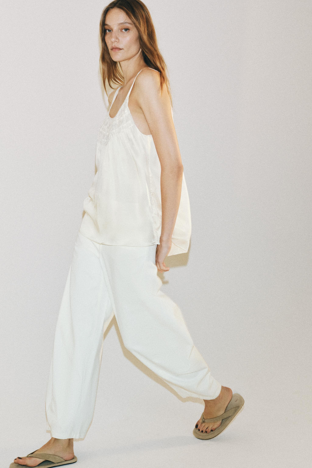 TOP SATINADO ENCAJE ZW COLLECTION / Blanco roto