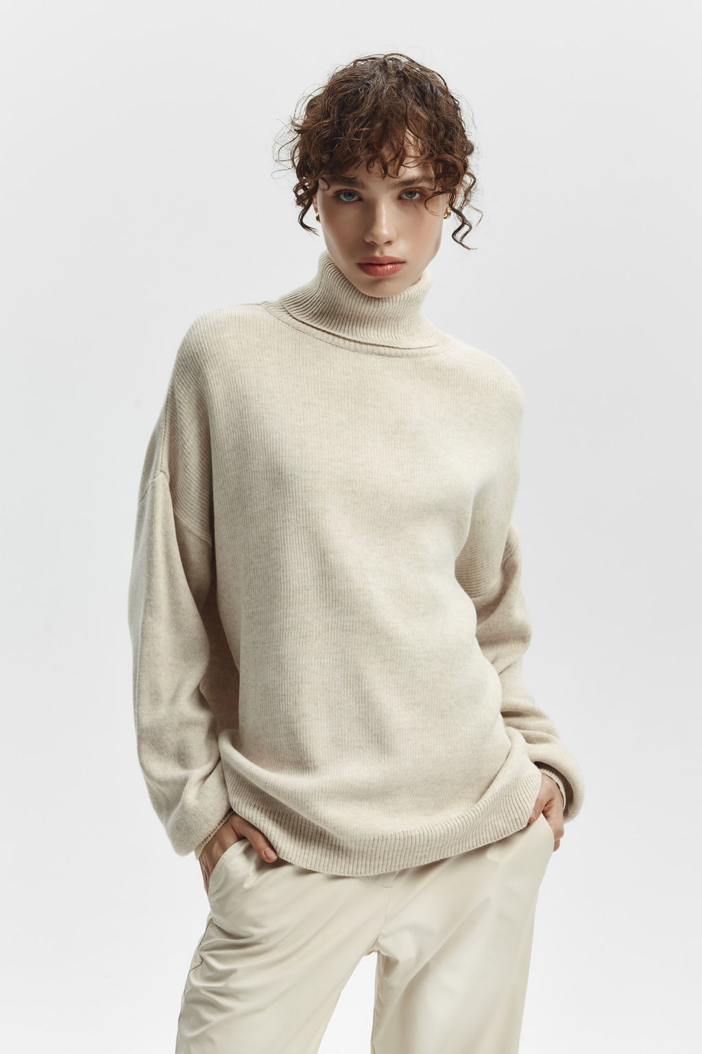 Свитер однотонный с высоким воротником - Mollis фото 2