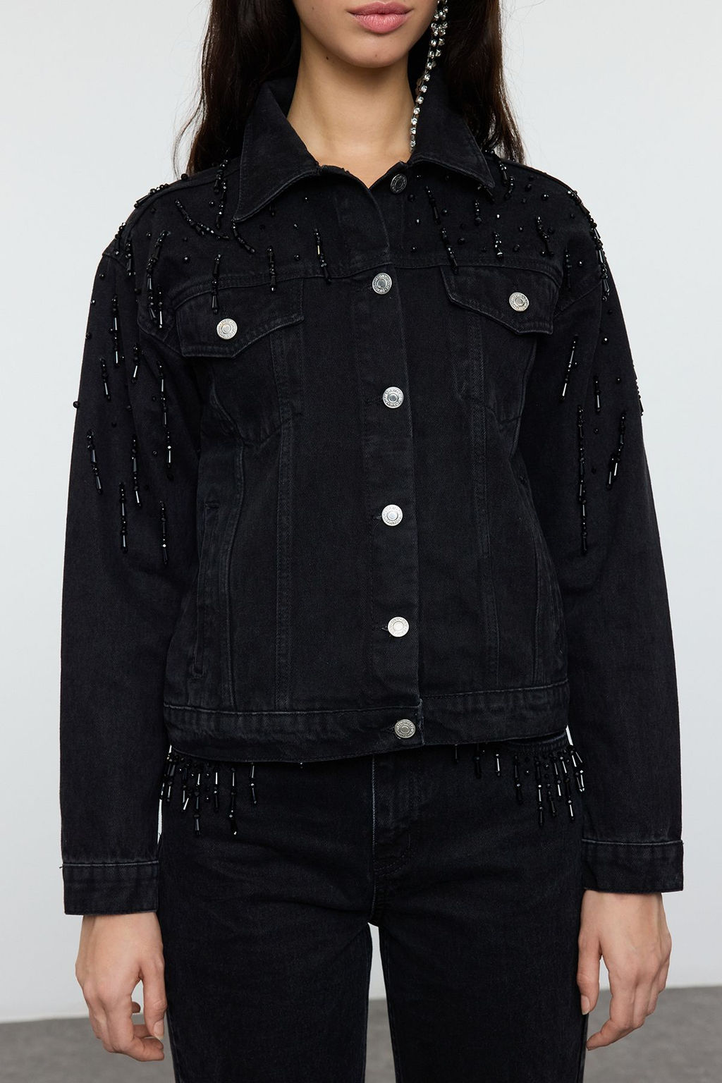 Siyah Tasl? Aksesuar Detayl? Denim Ceket TWOSS25CE00002 - Trendyolmilla фото 3