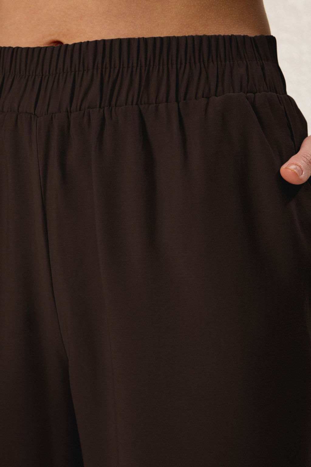 TRENDYOLMILLA Vizon Modal Cep Detayl? Wide Leg/Genis Paca Pileli Dokuma Pantolon TWOSS25PL00081  фото 9