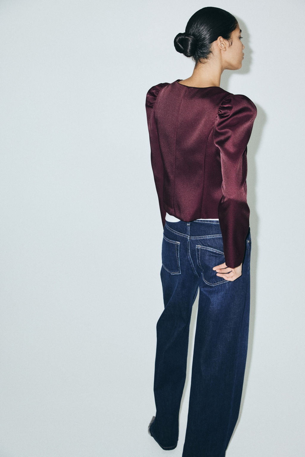 Blusa con mangas abullonadas - H&m фото 5