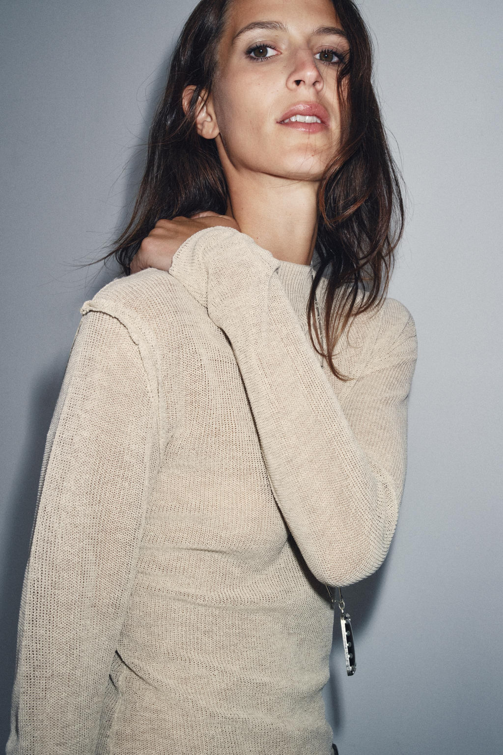 HIGH NECK KNIT SWEATER