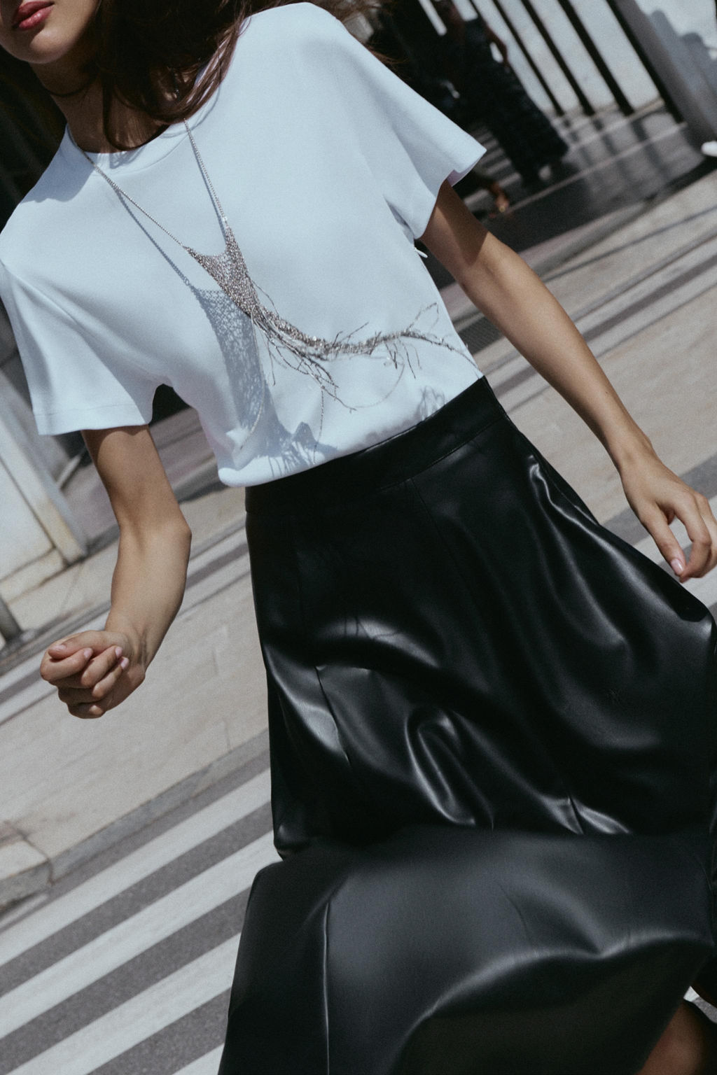 CONTRAST MIDI DRESS WITH LEATHER EFFECT SKIRT - Zara фото 5
