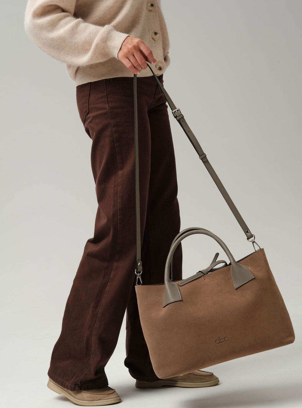 Замшевая сумка Iris DBR 31372 серо-коричневый фото 10