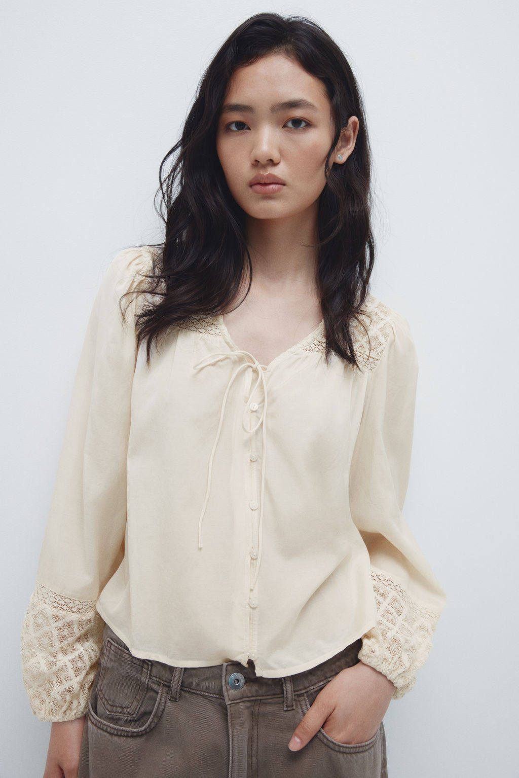 Blusa con detalles de encaje - H&m фото 3