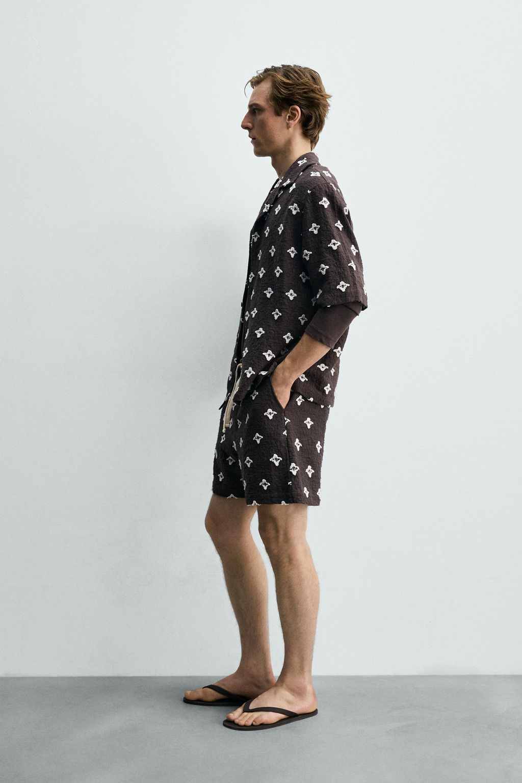BERMUDA RELAXED FIT JACQUARD TEXTURA / Marr?n / Topo - Zara фото 4