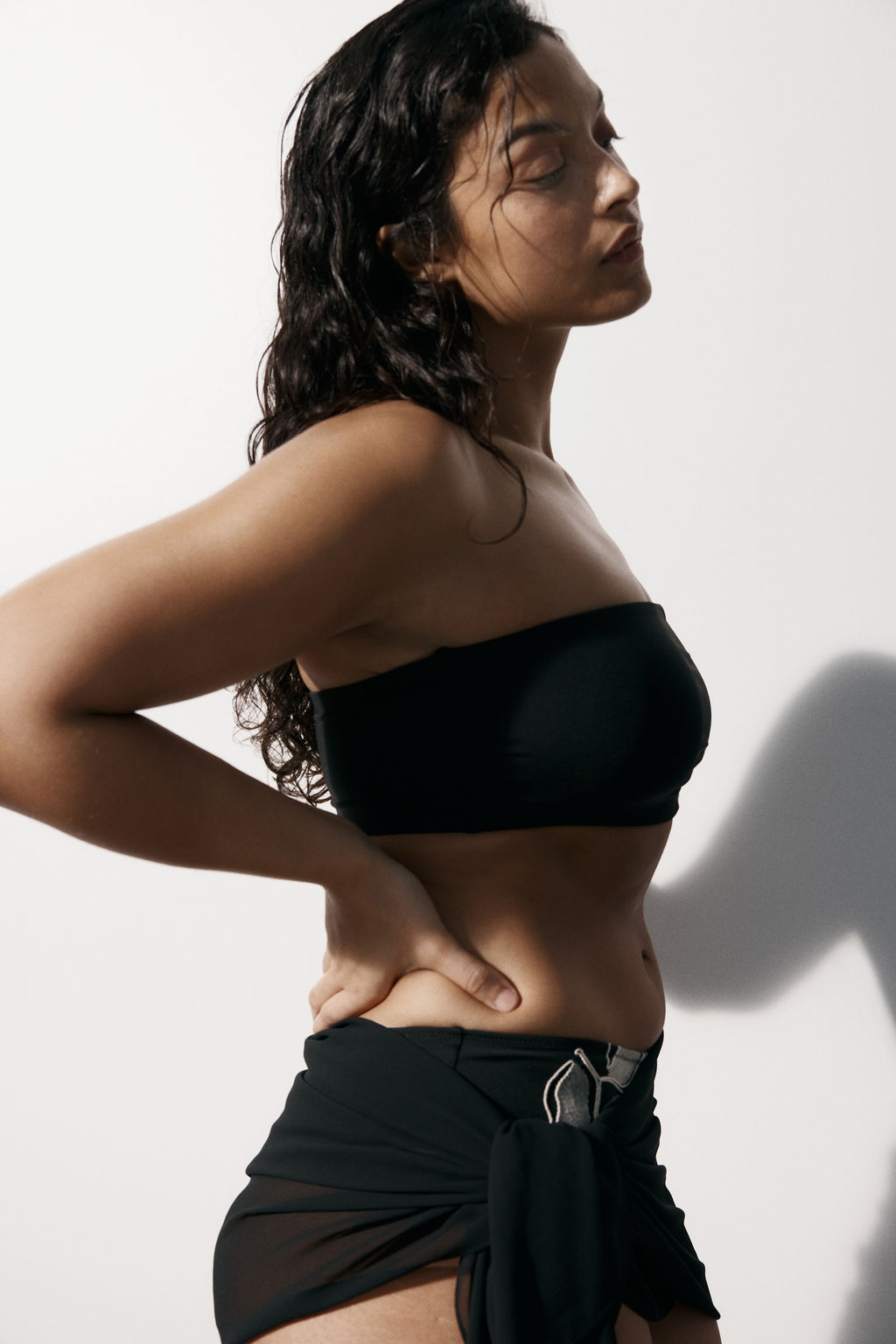 Top de bikini bandeau con relleno - H&m фото 7