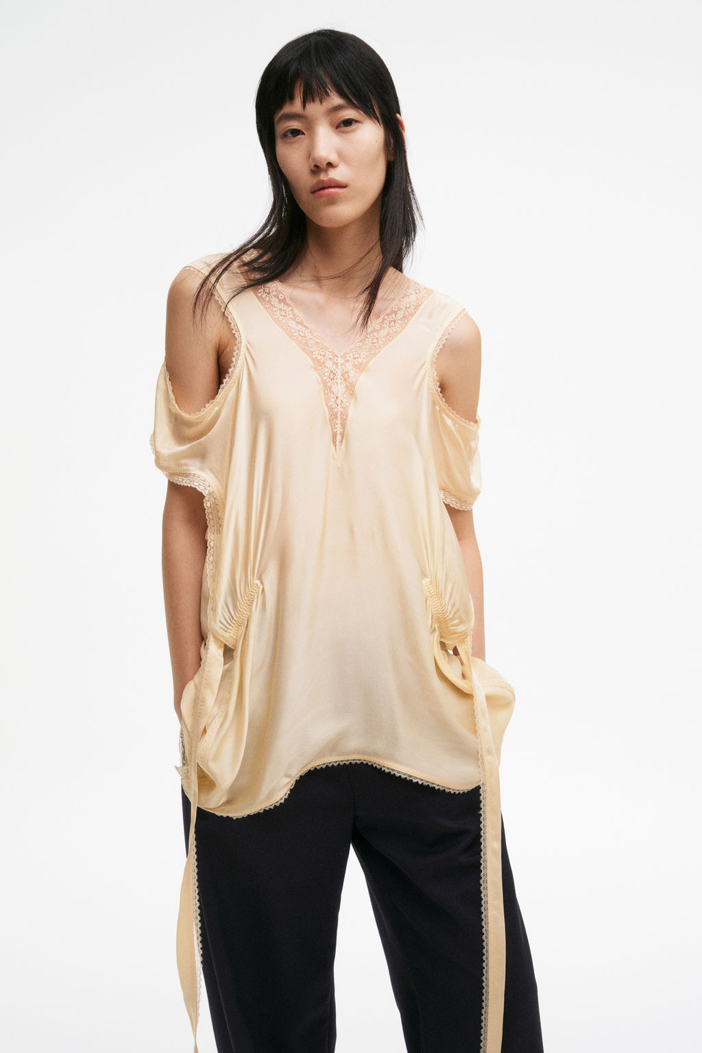 Top de sat?n con ribetes de encaje - H&m фото 3