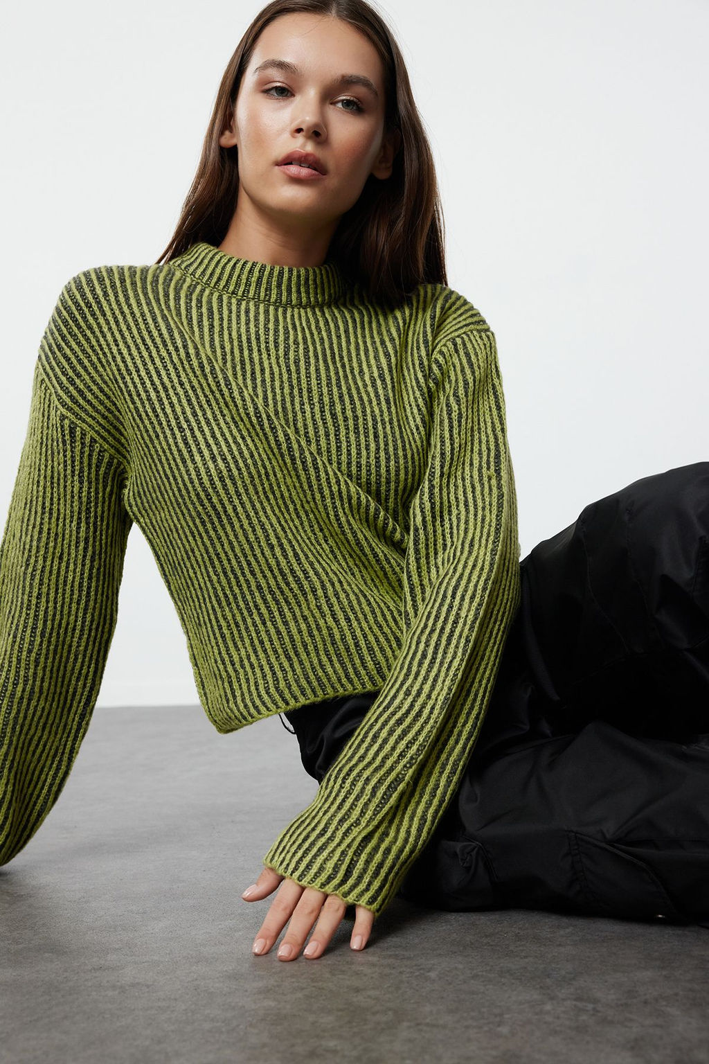 Ekru Crop Yumusak Dokulu Bisiklet Yaka Triko Kazak TWOAW25KZ00000 - Trendyolmilla фото 10