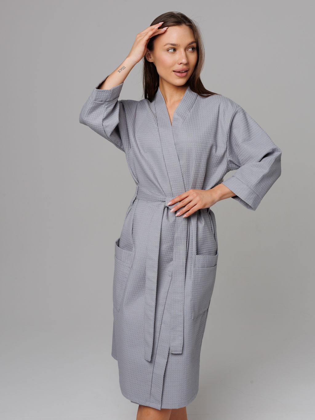 Женский укороченный вафельный халат с планкой серый В-11 (20)