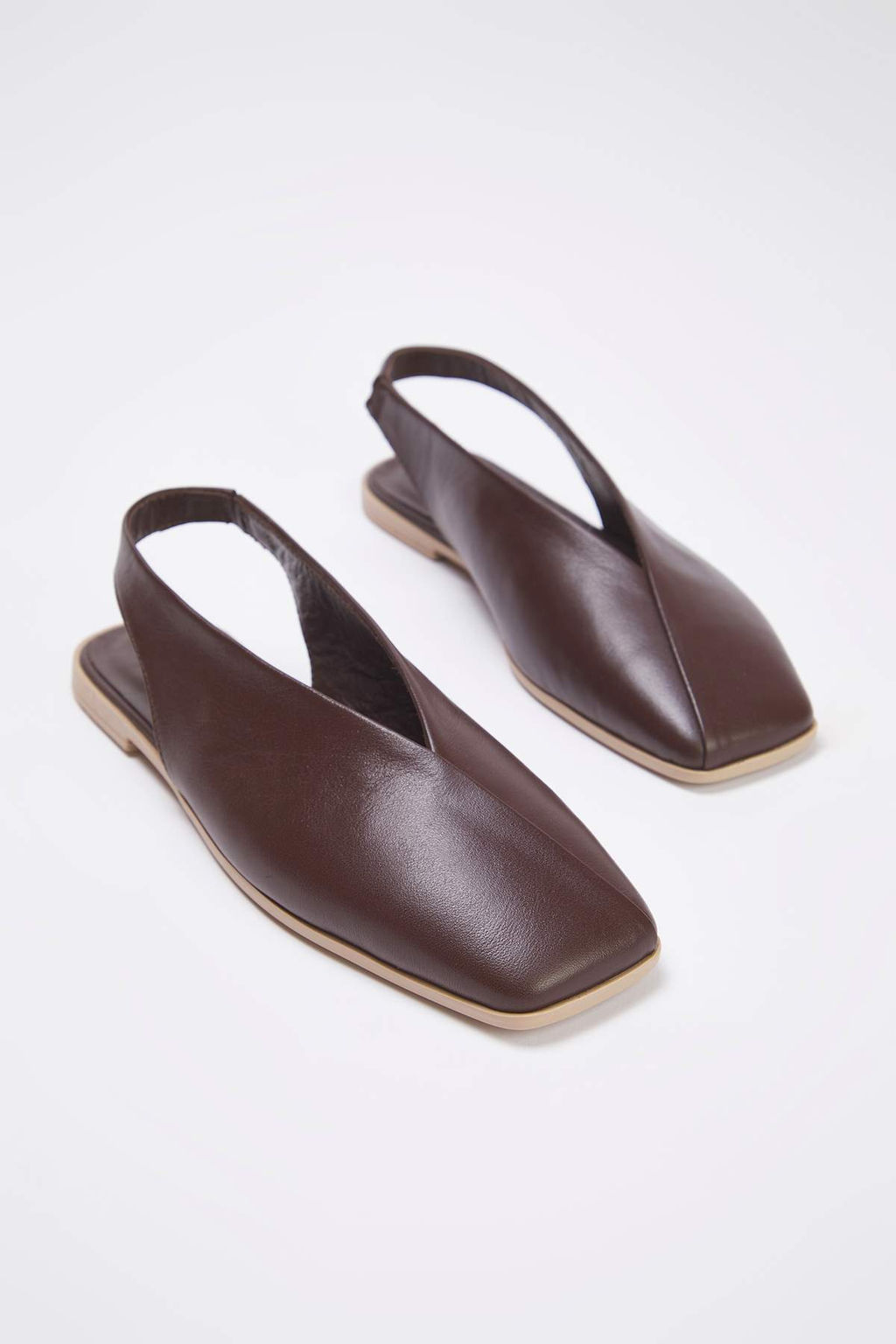 Trendyolmilla Shoes Taba Hakiki Deri Arkas? Ac?k Kare Burun Kad?n Babet TAKSS25BE00018