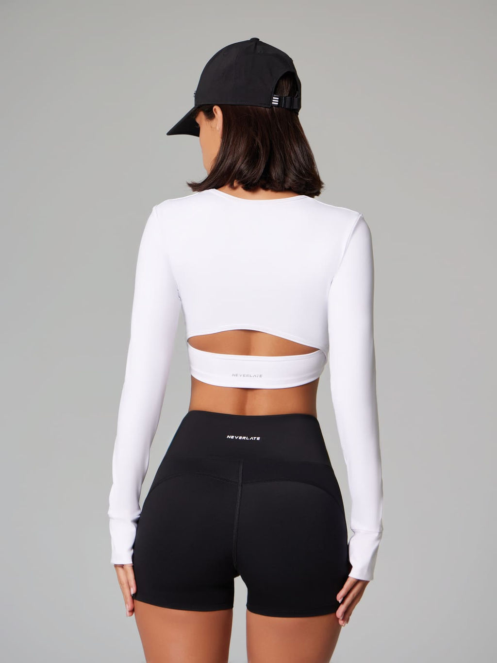 *Укороченный рашгард с длинными рукавами