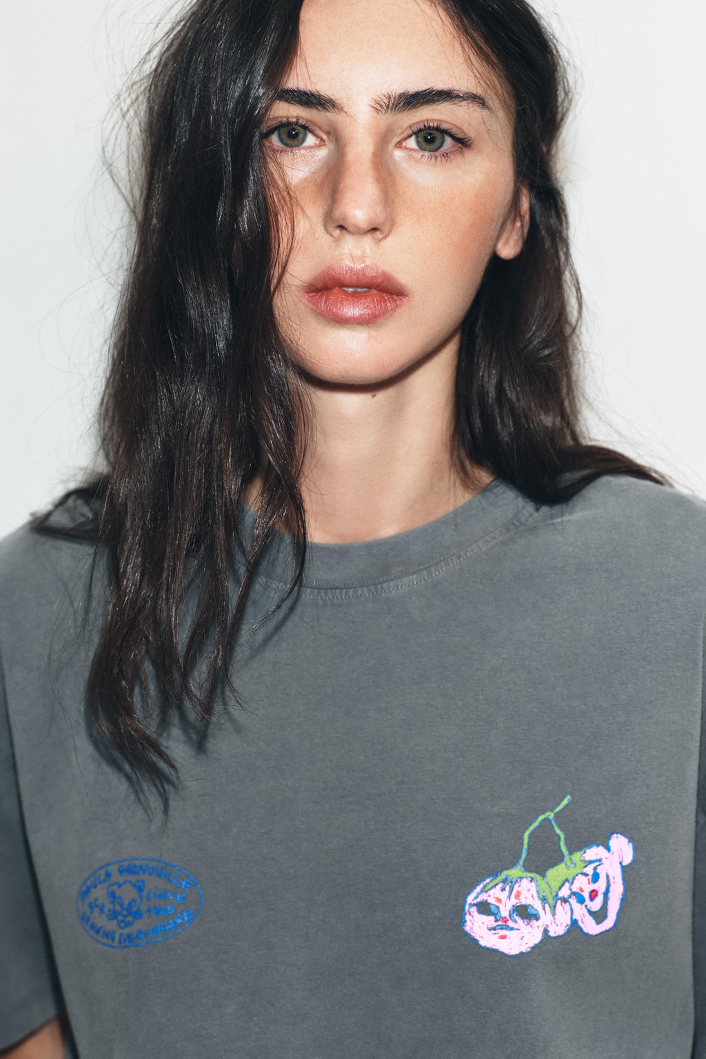 CAMISETA EFECTO LAVADO PAULA GRENOUILLE / Gris antracita