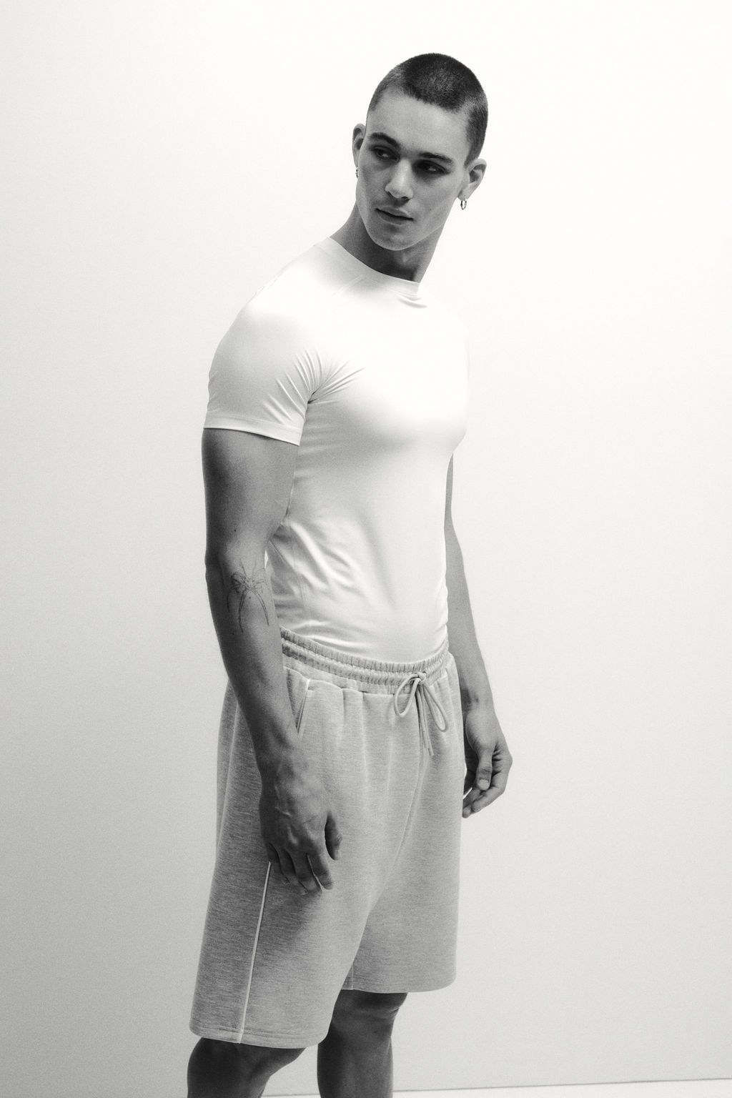 Pantal?n corto de deporte con DryMove Loose Fit - H&m фото 5