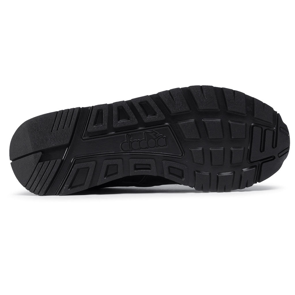 Кроссовки взрослые