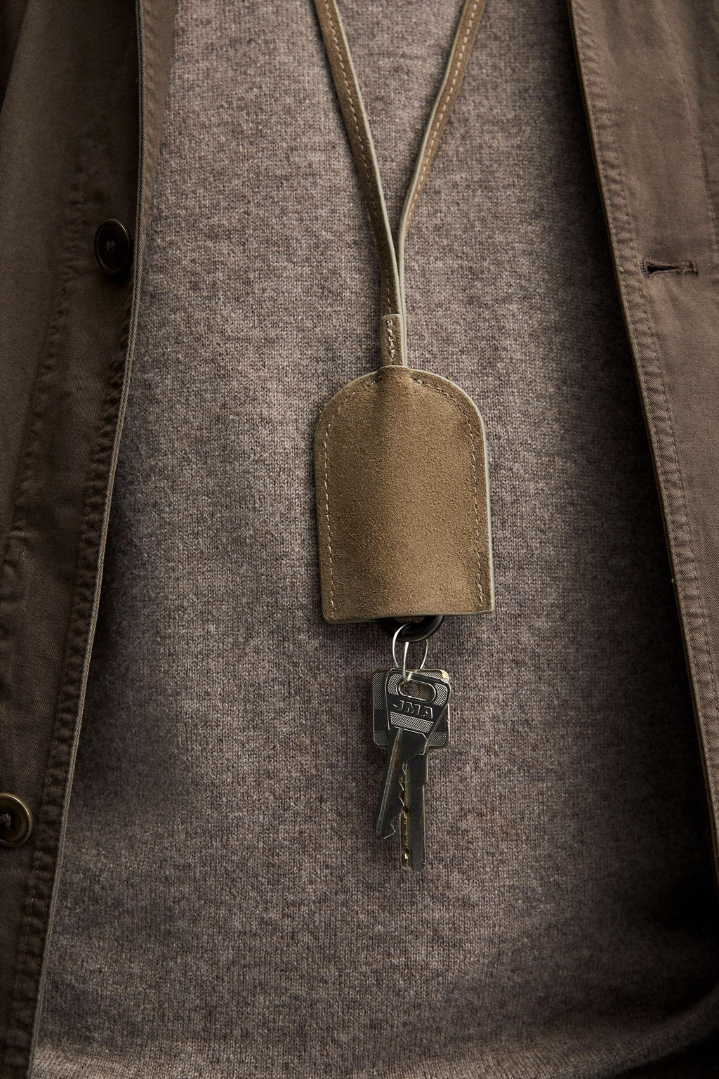 LEATHER PENDANT KEYRING LIMITED EDITION - Zara фото 2