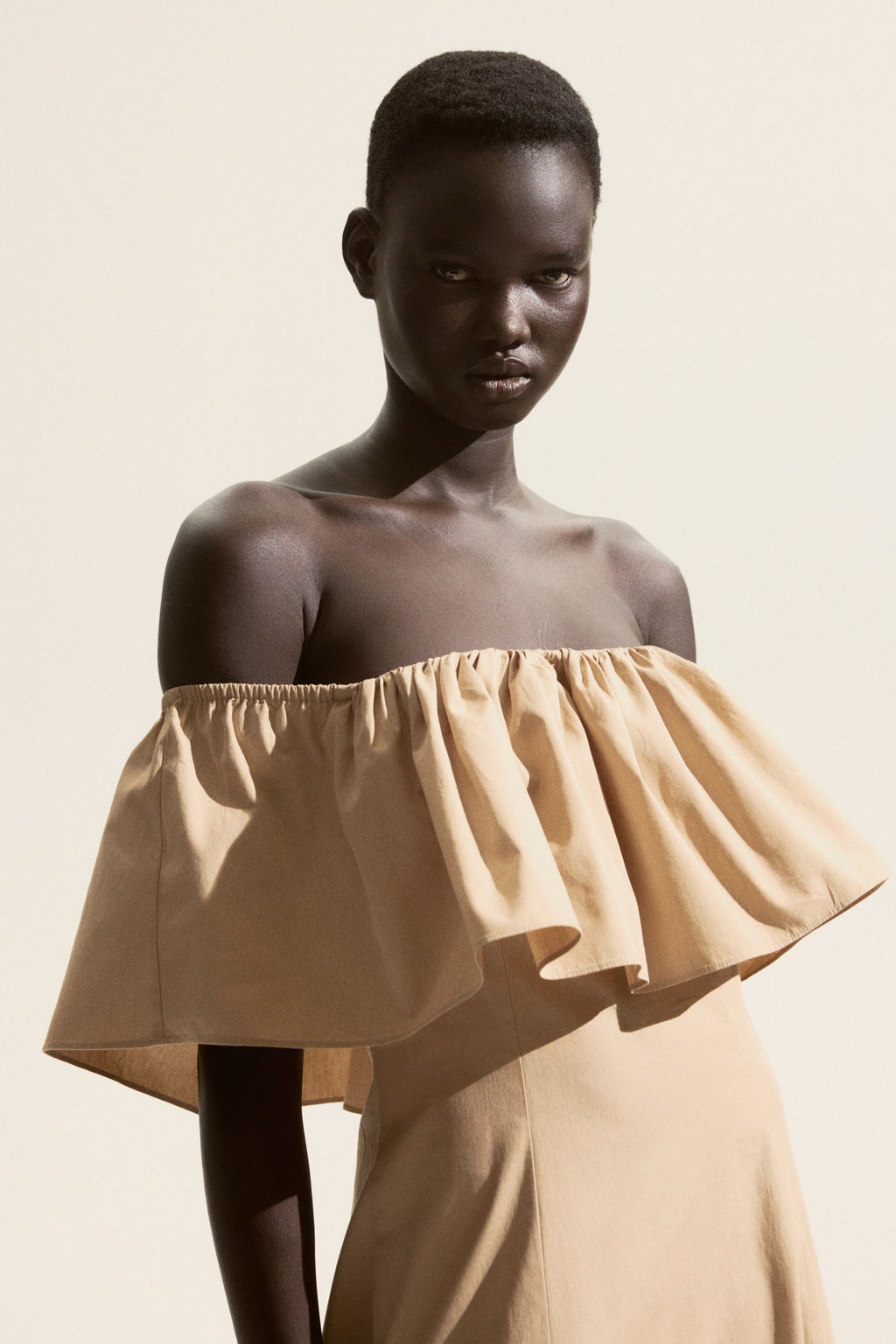 Vestido off-the-shoulder con volante - H&m фото 4