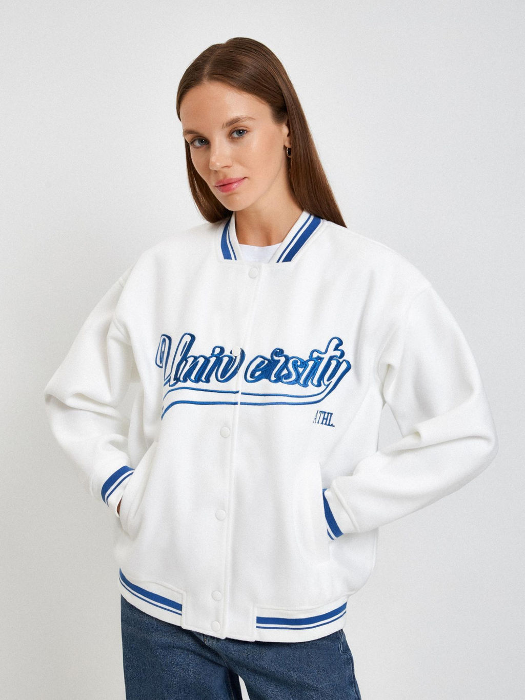 10200130358 Куртка жен. Vichenze молочный