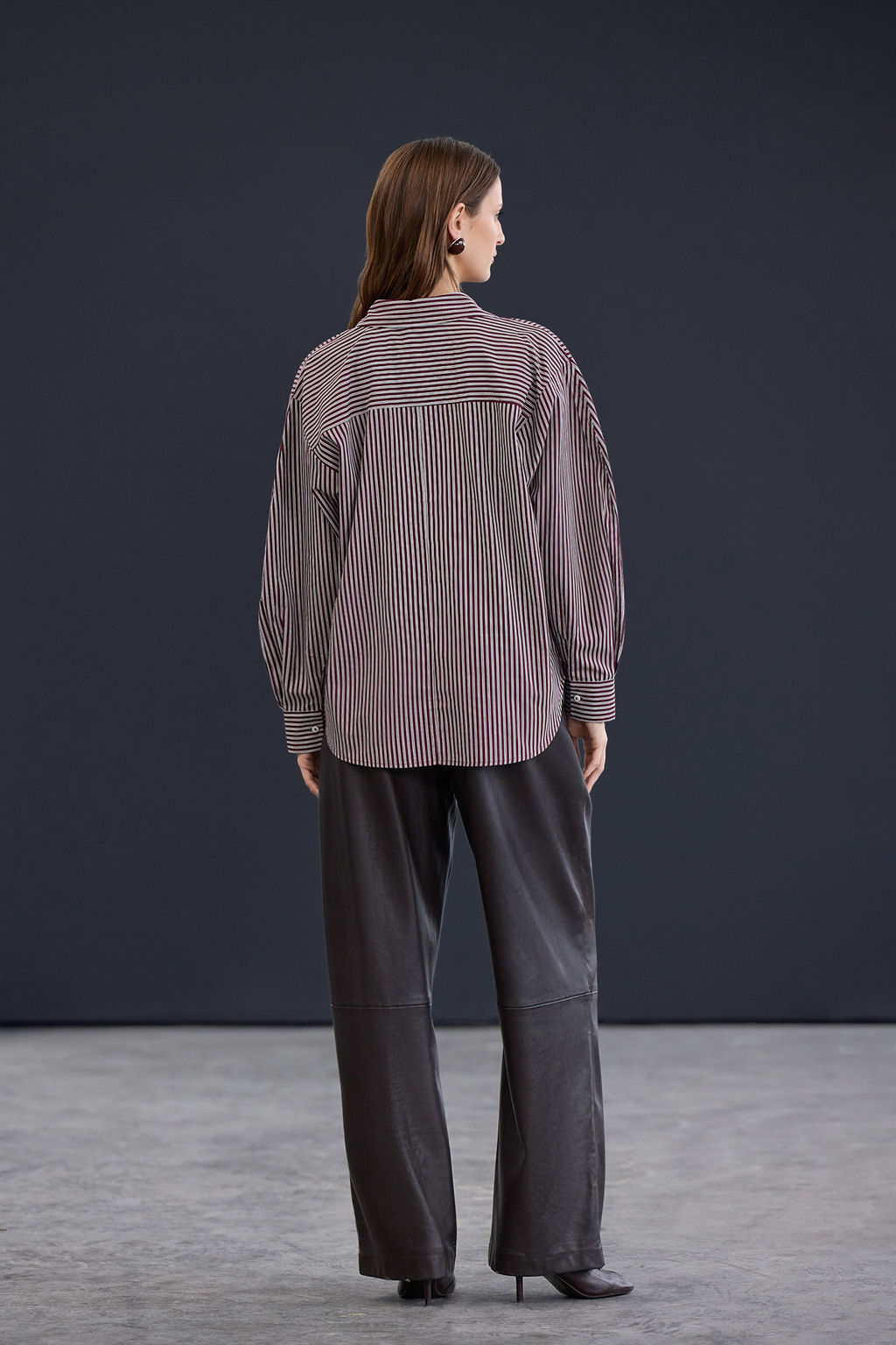 Trendyol Studio Bordo-Cok Renkli Cizgili Oversize Pamuklu Poplin Gomlek TWOAW26GO00107 - Trendyolmilla фото 4