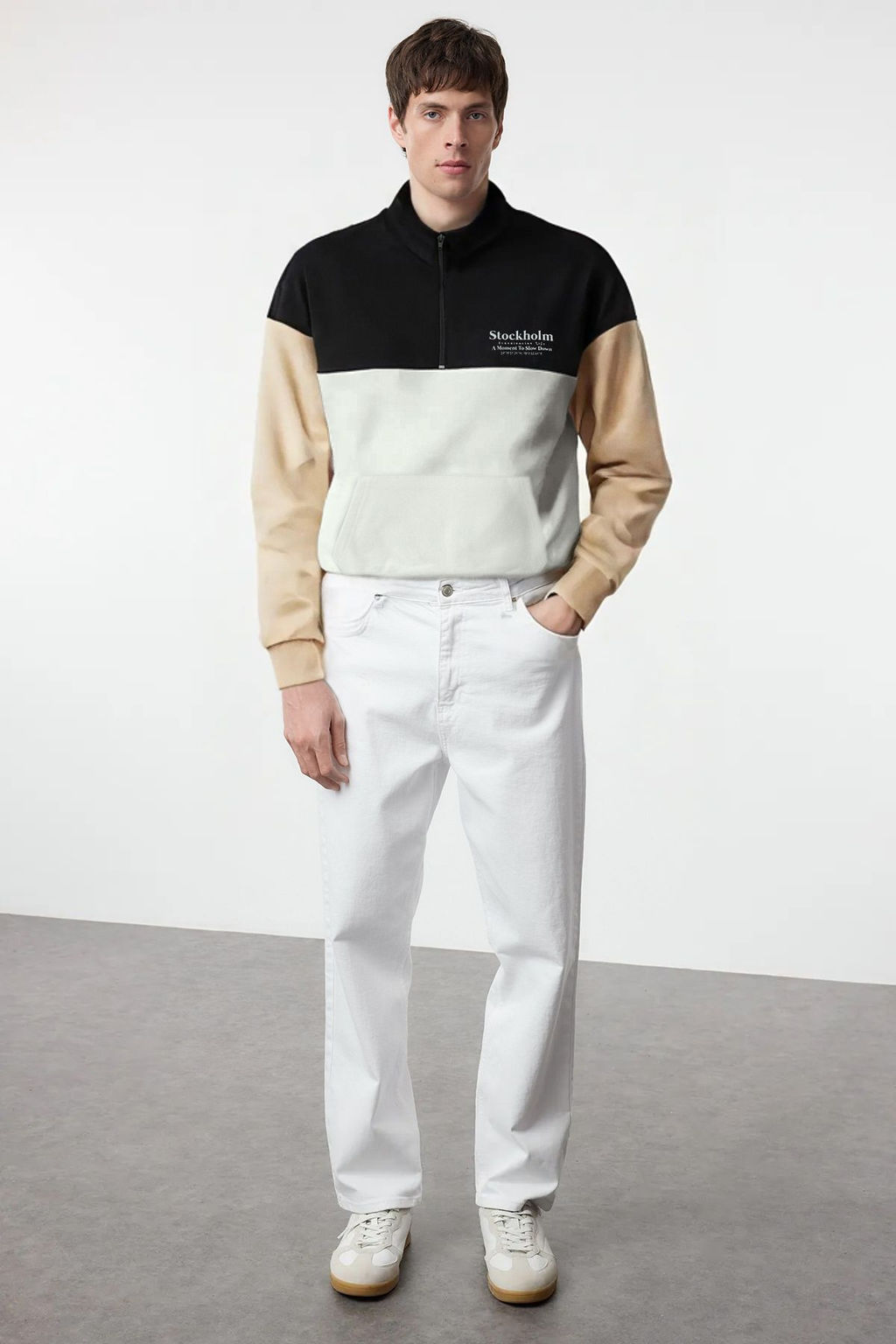 Ekru Oversize/Genis Kesim Renk Bloklu Dik Yaka Fermuarl? Sardonsuz Sweatshirt TMNAW25SW00052