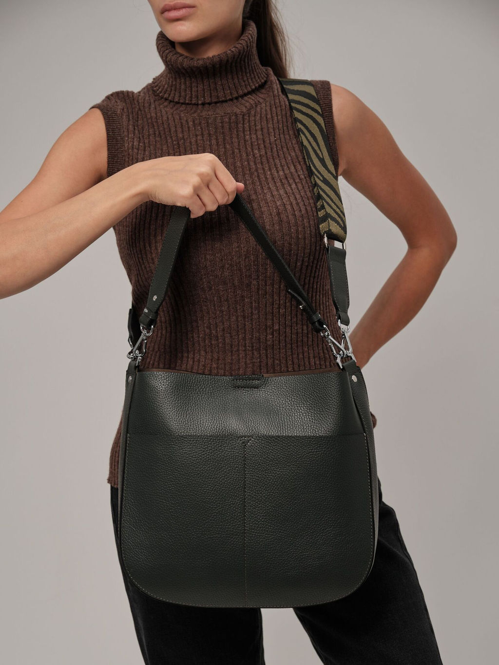 Сумка кожаная на плечо Azaro 30868 дремучий лес