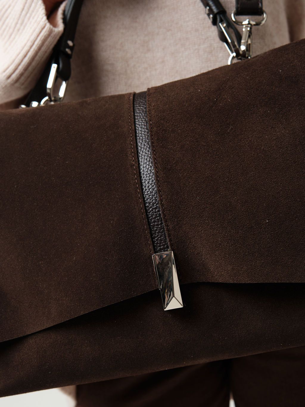 Замшевая сумка сэтчел Colette DBR 31349 черный каштан  фото 17