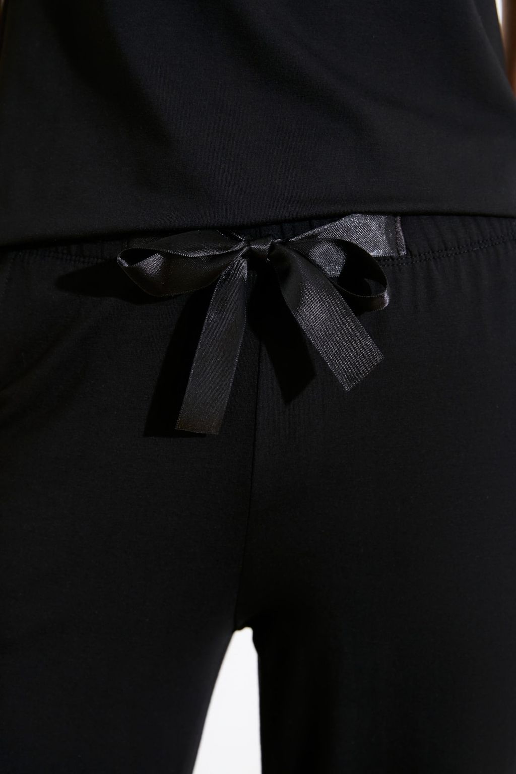 Trendyolmilla Siyah Dantelli ve Kurdele/Fiyonk Detayl? Ip Ask?l? Viskon Orme Pijama Tak?m? THMSS20PT0134  фото 13