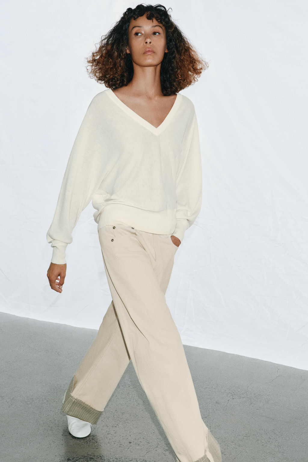 JERSEY PUNTO ESCOTE PICO / Blanco - Zara фото 4