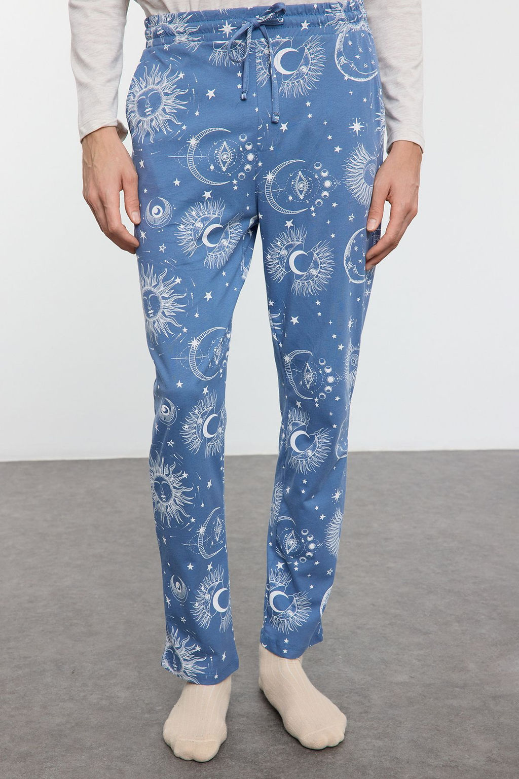 TRENDYOL MAN Gri - Mavi Regular Fit Couple/Cift Orme Pijama Tak?m? TMNAW25PT00050 - Trendyolmilla фото 4