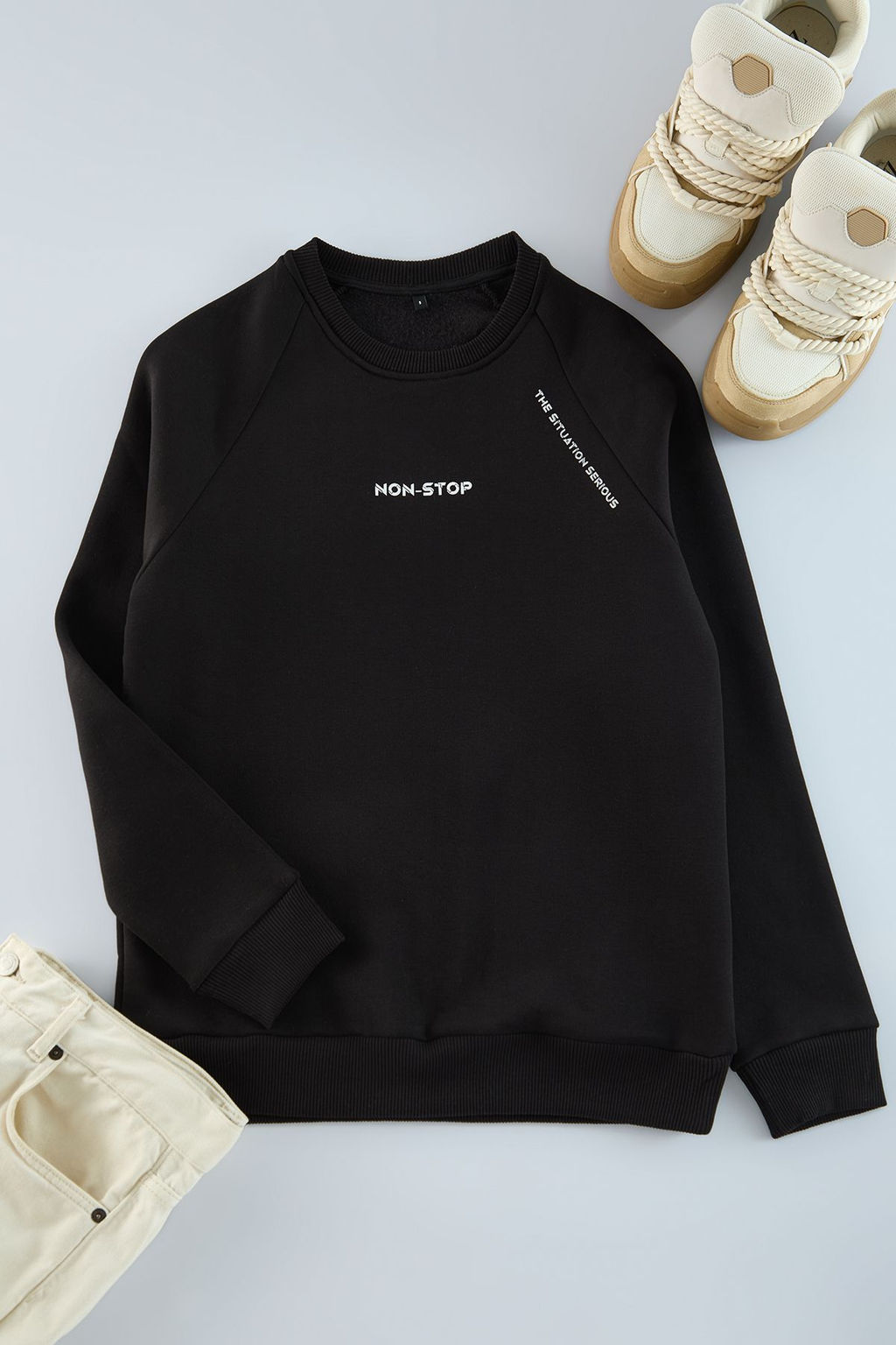 TRENDYOL MAN Siyah Regular/Normal Kesim Reglan Kollu Yaz? Bask?l? Sweatshirt TMNAW22SW0726 - Trendyolmilla фото 10