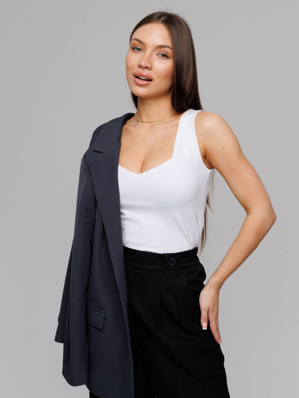 Женский топ с фигурным вырезом белый ЛТ-08 (1)