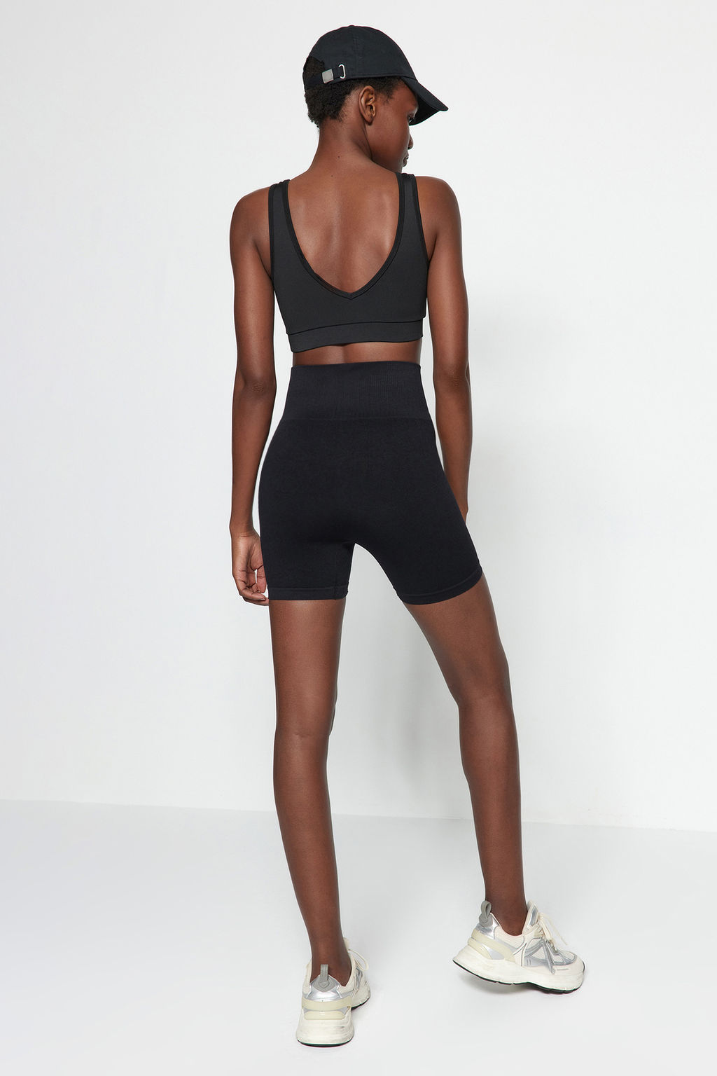 Siyah Seamless/Dikissiz Ekstra Toparlay?c? Orme Spor Sort/K?sa Tayt THMSS23TY00001