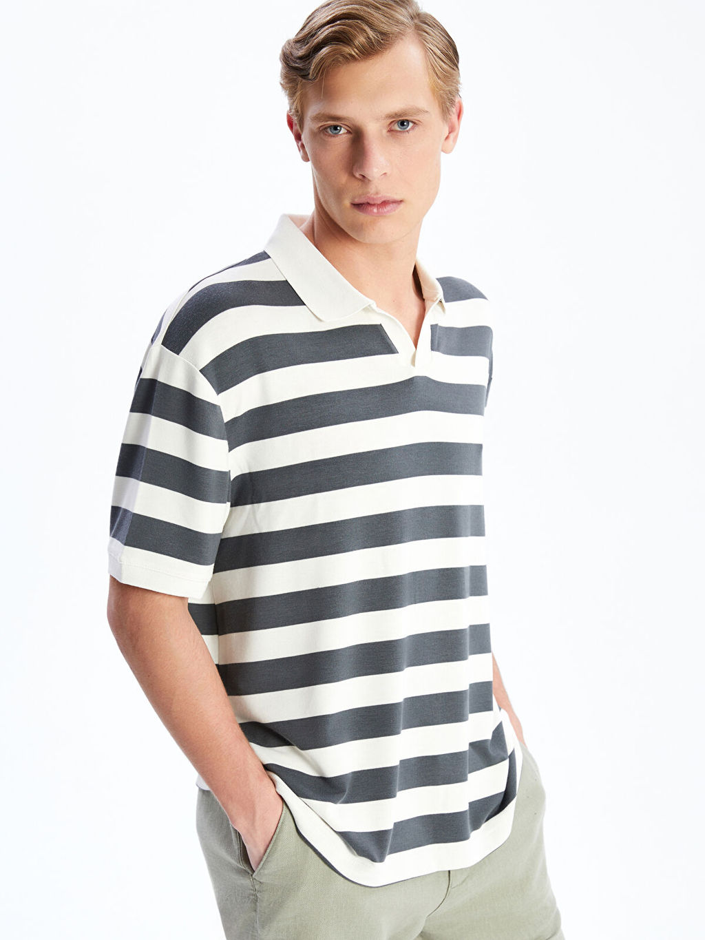 LC Waikiki Mavi Polo Yaka _izgili Penye Erkek Ti__rt