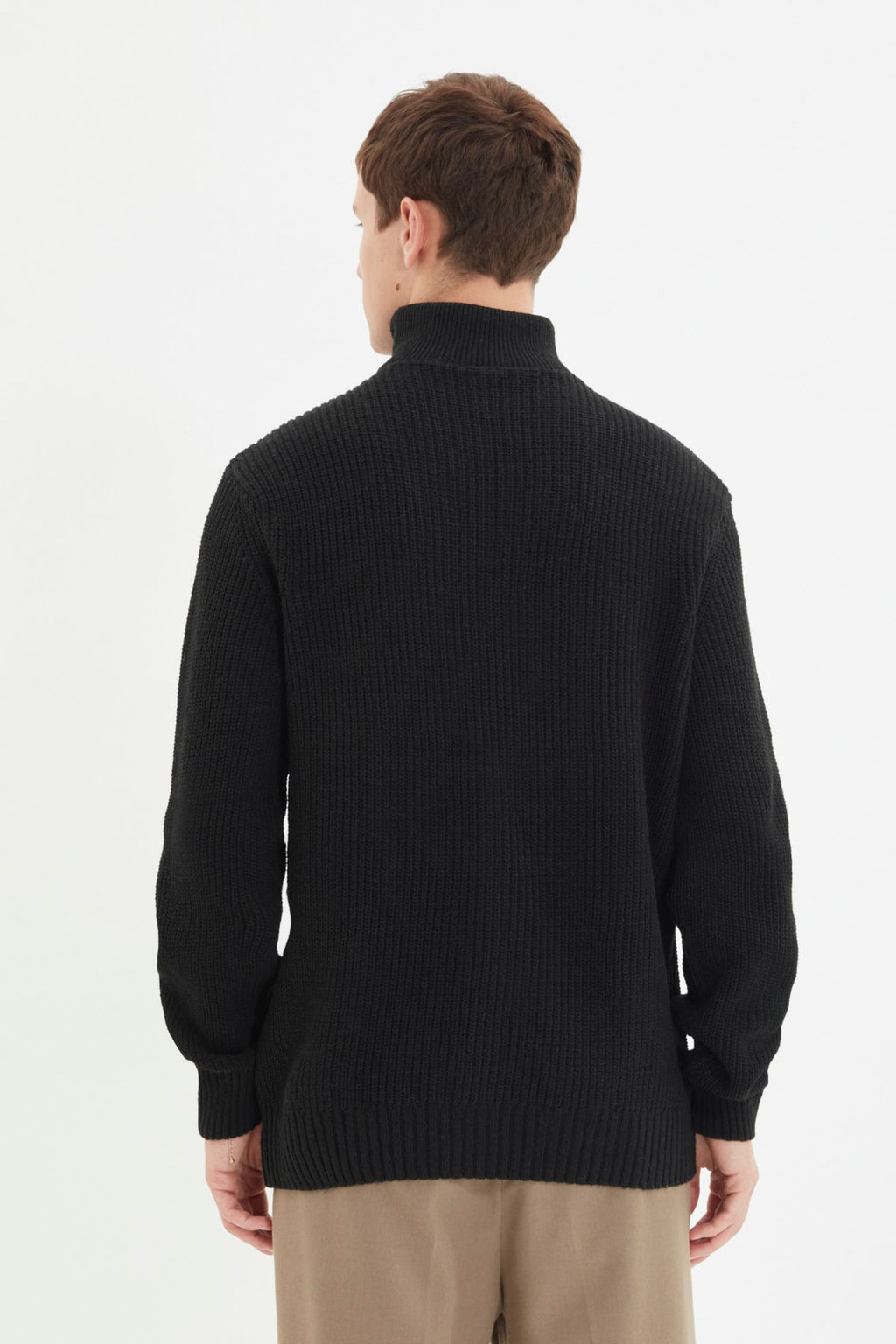 Siyah Regular Fit Yunlu Fermuarl? Bal?kc? Yaka Triko Kazak TMNAW22KZ0347