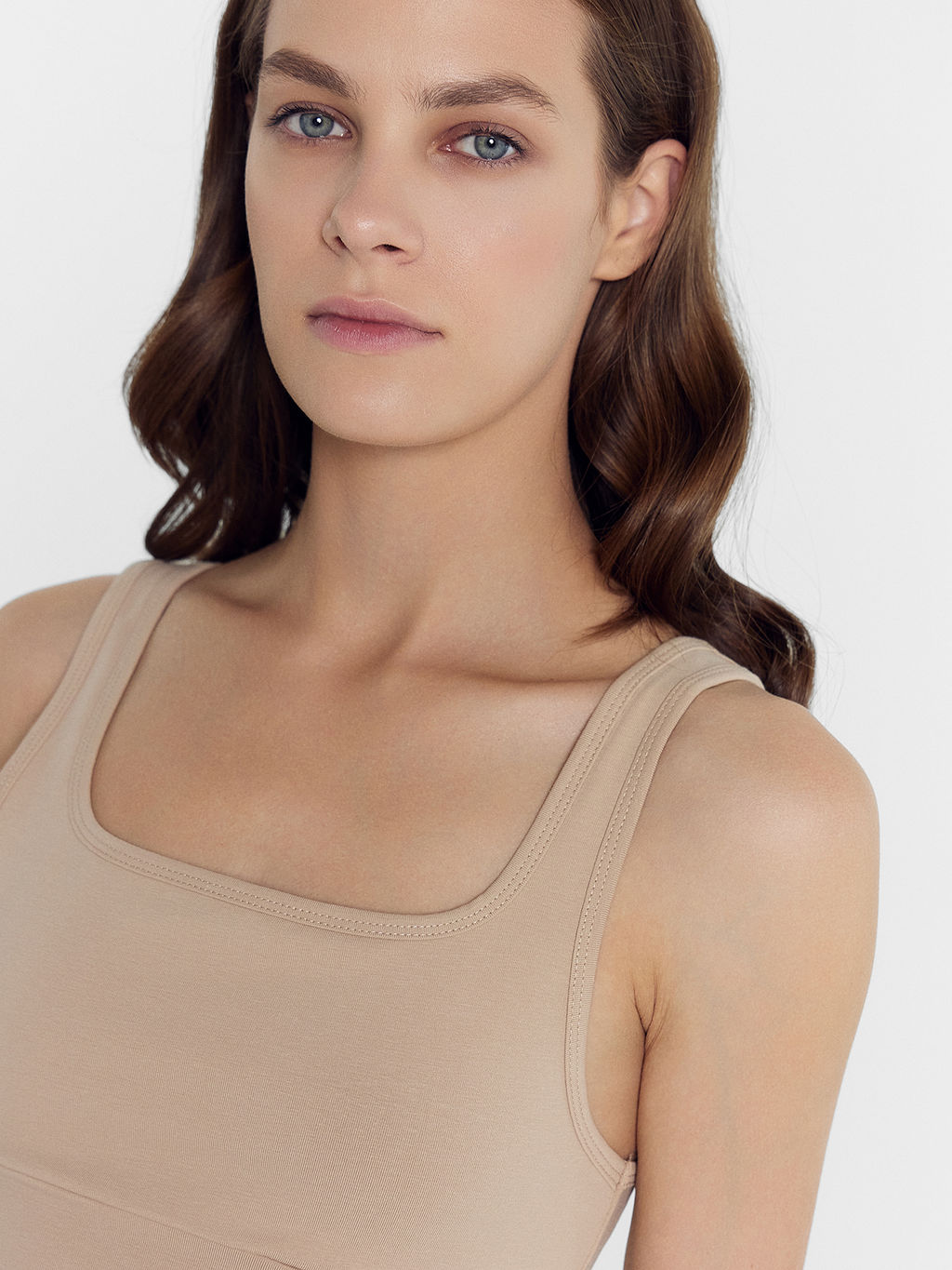 Топ женский в бежевом цвете бежевый 302756-1 - Mark formelle фото 5