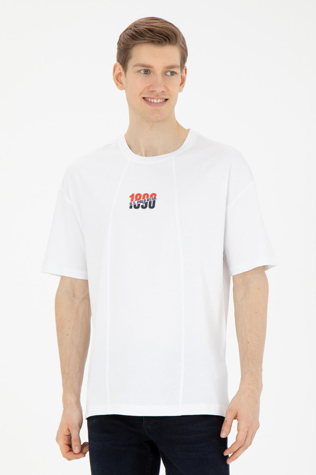 Мужская белая футболка Неожиданная скидка в корзине